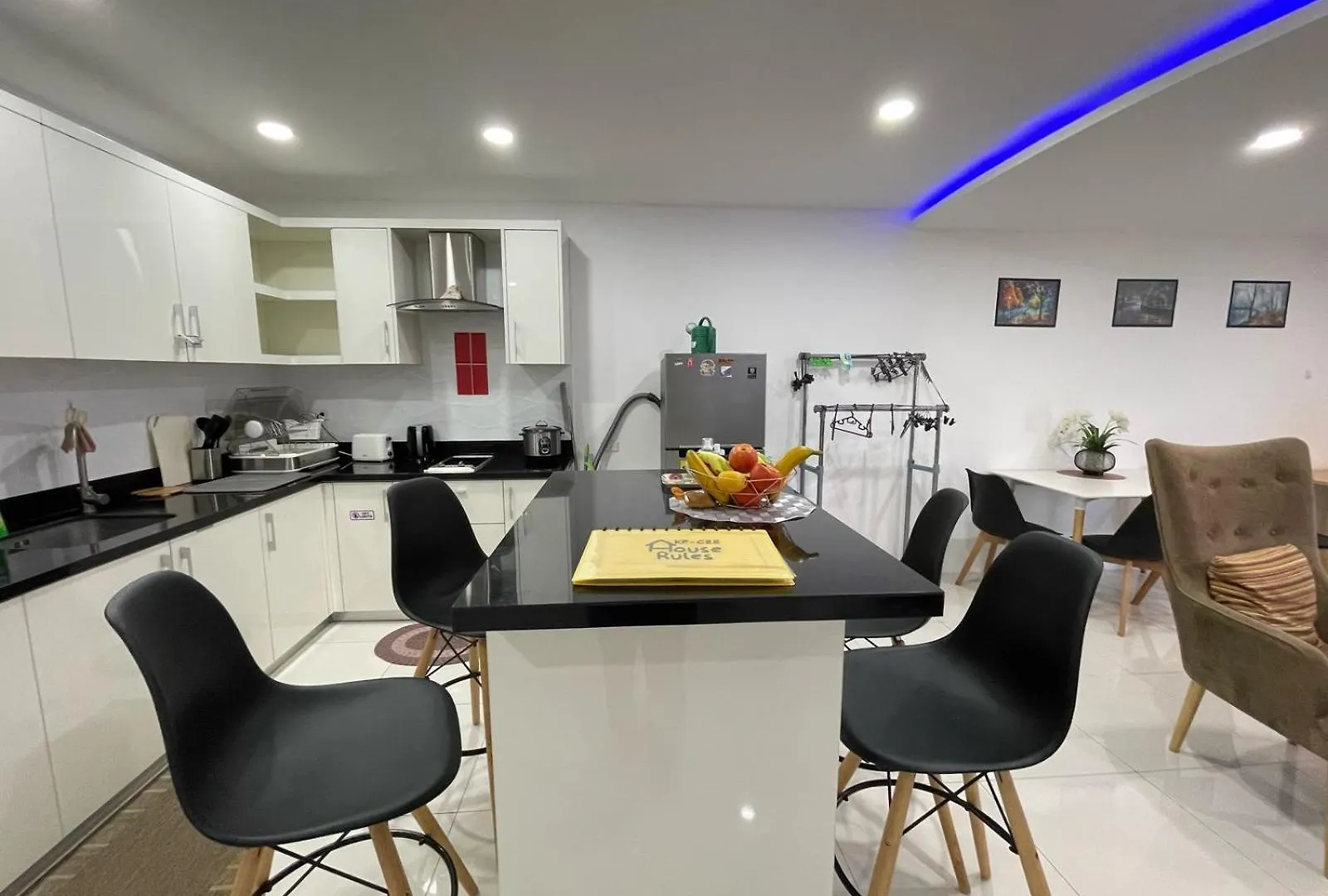 Kandi 1,2,3 Palace Rentals Studio Angeles Apartment