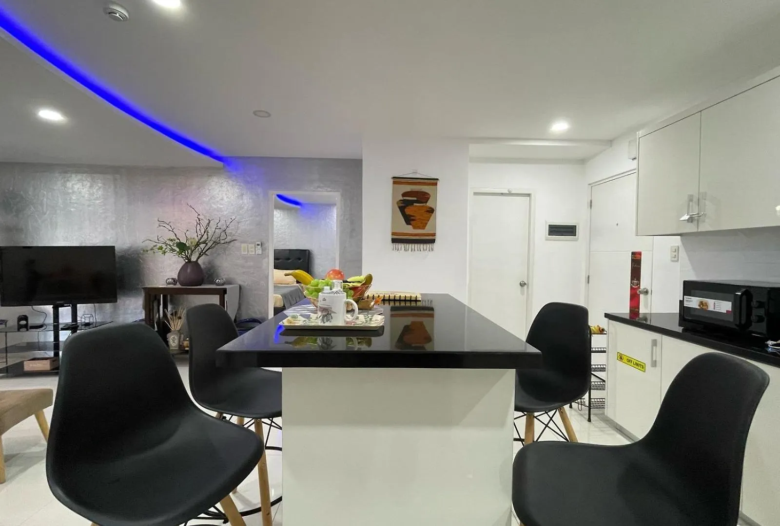 Apartment Kandi 1,2,3 Palace Rentals Studio Angeles