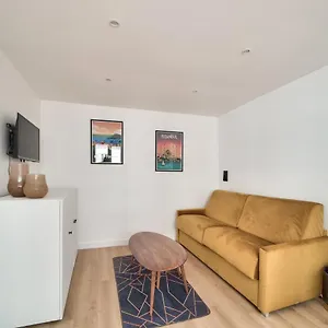 https://superbe-studio-refait-neuf.fr-paris.fr